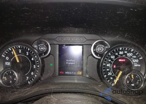 2021 Ram 1500 Big Horn 4X4 5'7 Box z USA, uszkodzony, nr VIN 1C6RRFFG0MN570116